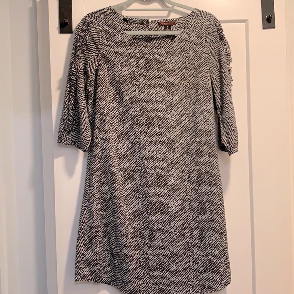 Maison Scotch black & white herringbone print with ruffle trim sleeves size 1.